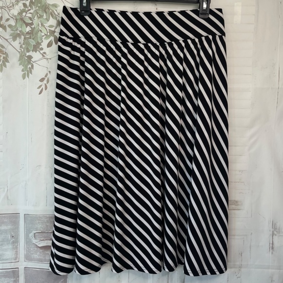 Lane Bryant Womens Black White Strip Elastic Waist Fit & Flare Skirt Sz. 14 16 - Picture 1 of 8